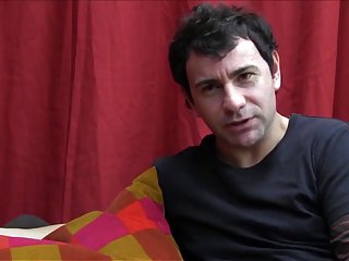 Зрелая сутенер любит наблюдать за работой своих самое шикарное порно детей