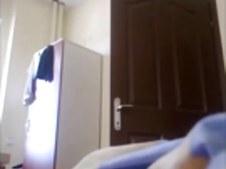 Зрелая самое красивое порно мира сучка в трусиках мастурбирует свою киску