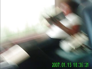 Великолепная девушка трет свой клитор, когда krasiwy sex ее трахают
